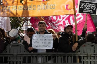 Los gremios docentes llevaron a la calle su rechazo a los nuevos decretos de Milei