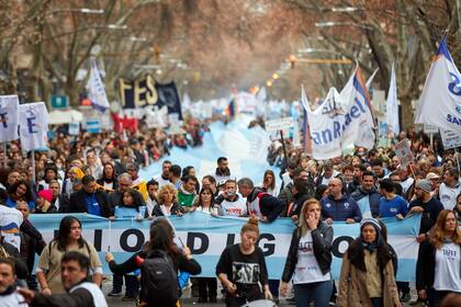 Marcha docente en Mendoza.