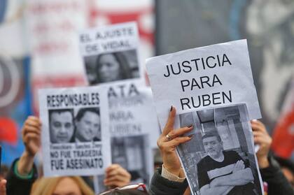 En la marcha se pidió justicia por Sandra y Rubén