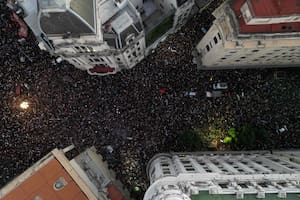 Multitudinaria marcha universitaria en Plaza de Mayo con fuertes críticas al Gobierno