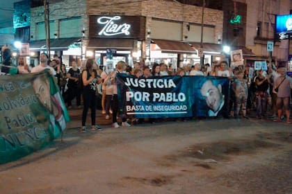 Marcha en reclamo de justicia por el homicidio de Pablo TIto en Banfield