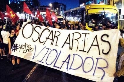 Marcha en San José en apoyo a las denuncias contra Oscar Arias, ex presidente