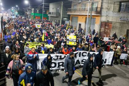 Marcha en Wilde para pedir justicia por la muerte de Bastián