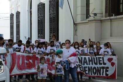 Marcha para pedir justicia por Nahuel Pedemonte, baleado por Cirilo Comisario, policía retirado y vecino suyo, en el barrio Molina Punta, de Corrientes