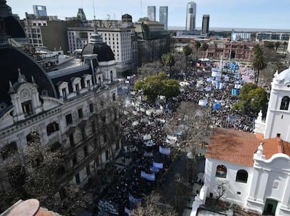 Marcha piquetera en Plaza de Mayo