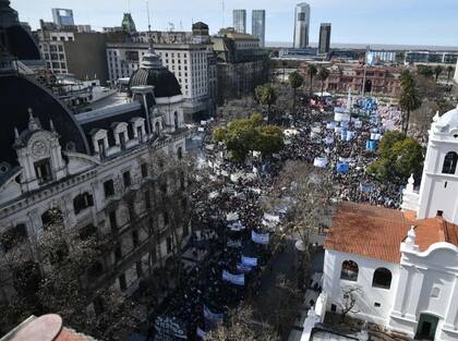 Marcha piquetera en Plaza de Mayo
