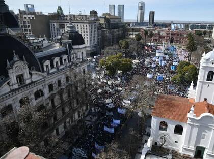 Marcha piquetera en Plaza de Mayo