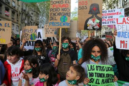Jóvenes de todas las edades se unieron en un llamado por la justicia ecológica y climática 