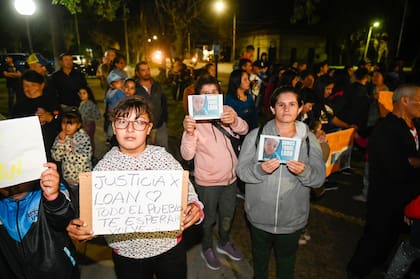Marcha por la desaparición de Loan, en 9 de Julio en la provincia de Corrientes. Los vecinos marcharon a la comisaría del lugar