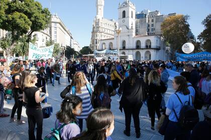 Marcha por las Dos Vidas desde la Plaza de Mayo hasta el Congreso, en apoyo al médico Leandro Rodríguez Lastra