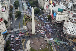 Con actos diferenciados, el kirchnerismo y la izquierda cortaron la 9 de Julio contra la “represión” en Jujuy