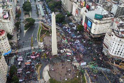 Marcha y movilización desde el Obelisco a la Casa de la provincia de Jujuy
