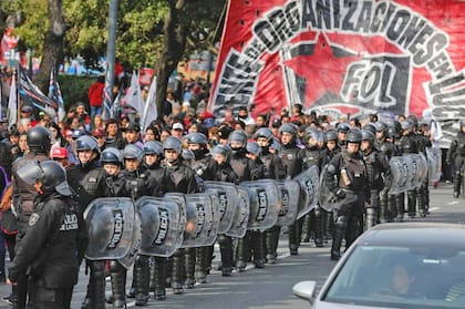 Marchas y ollas populares: organizaciones sociales se movilizan a Plaza de Mayo