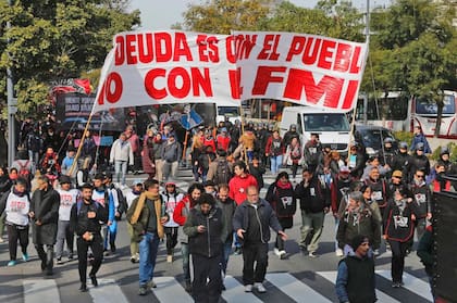 Marchas y ollas populares: organizaciones sociales se movilizan a Plaza de Mayo
