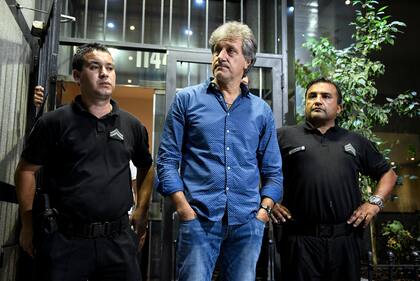 Marchi en la puerta de Agremiados