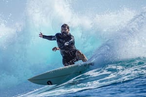Un surfista brasileño murió en las célebres olas gigantes de Nazaré