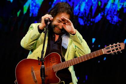 Marco Antonio Solís durante su presentación en California. El cantante mexicano llegó a Estados Unidos con el Eternamente Agradecido World Tour 2024. Solís ha conquistado el corazón de millones desde los inicios de su carrera como integrante de “Los Bukis”, una máquina de generar temas inolvidables como “Si No Te Hubieras Ido”, “Más Que Tu Amigo”, “Mi Eterno Amor Secreto”, entre muchos otros