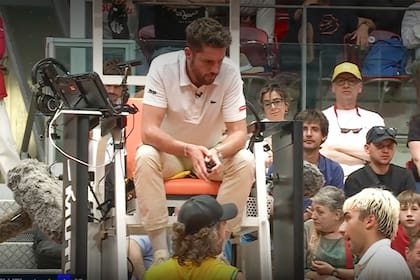 Marco Trungelliti discute con el umpire y con su rival