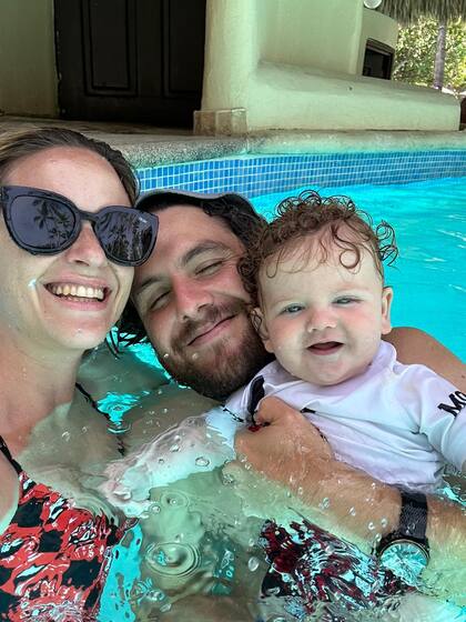 Marco Trungelliti y una postal familiar, junto con su esposa, Nadir, y su hijo, Mauna