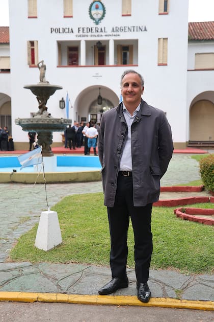 Marcos Bulgheroni, en la gala de la Fundación Policía Federal Argentina. La fundación fue cocreada en 1988 por Amalita Lacroze de Fortabat y Carlos Bulgheroni, para ayudar al Hospital Churruca Visca. Su misión es dotar al hospital de equipamiento médico de alta complejidad para el tratamiento de los miembros de la fuerza y sus familias