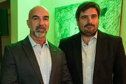 Marcos Capdepont, gerente del negocio de Agro de YPF, y Alberto Mendiondo, encargado de comercio exterior de Ipesa Silo