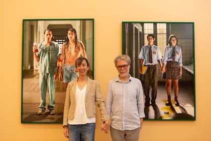 Marcos López con Valeria González, curadora de la retrospectiva en Fundación Larivière