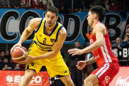 Marcos Mata brilló en la apertura de la final; a sus 37 años tuvo 35 unidades de valoración, con 26 puntos y 8 rebotes entre sus muchos aciertos para Boca.