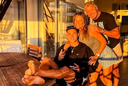 Marcos Moneta con sus padres, Andrea y Carlos