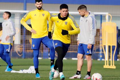 Marcos Rojo corre con posibilidades de reingresar al once de Boca después de presentar mejoras en el abductor derecho, que había generado preocupación en el entrenamiento del miércoles