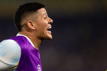 Marcos Rojo cumplió una fecha de suspensión y regresaría al equipo titular este fin de semana