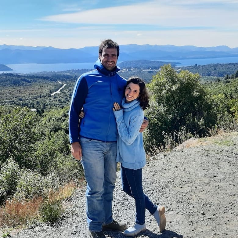 Del campo a la mesa: una pareja bonaerense recreó el turrón de Alicante en Argentina con máquinas propias