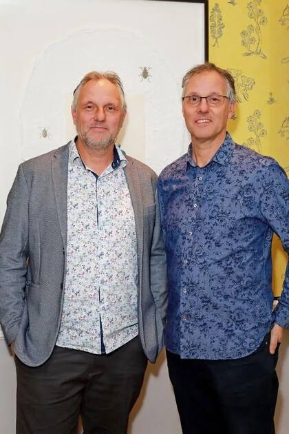 Marcus (izquierda) y Alex Lewis en una proyección del documental "Tell Me Who I Am" (Dime quién soy) en el Covent Garden Hotel en noviembre de 2019, en Londres