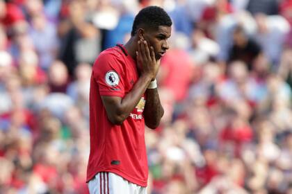 Marcus Rashfor y un gesto elocuente: su decepción después de haber fallado un penal para Manchester United, que perdió de local ante Crystal Palace.