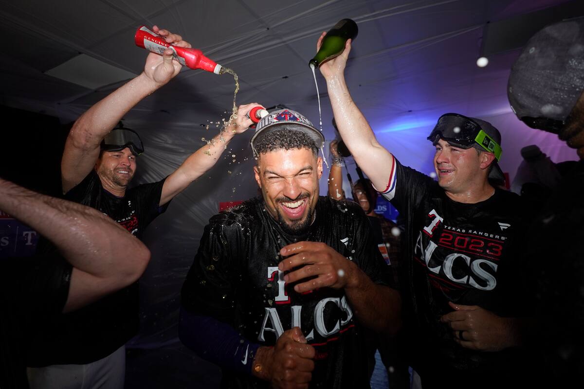 Esposa de Semien adelanta parto, antes de que Rangers jueguen Serie de ...