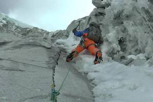“¡Bajamos!" los alpinistas atrapados en una montaña de Nepal lograron descender