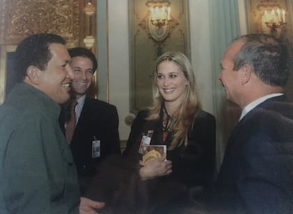 Marena Bencomo junto a Hugo Chávez