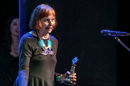 Margarita Bali, reconocida por su trayectoria en los Premios María Guerrero, en el Teatro Nacional Cervantes