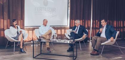 Margarita González, directora Regional de Yara Región Sur; Juan Martín Apolonio, Claudio Zin y Fernando García