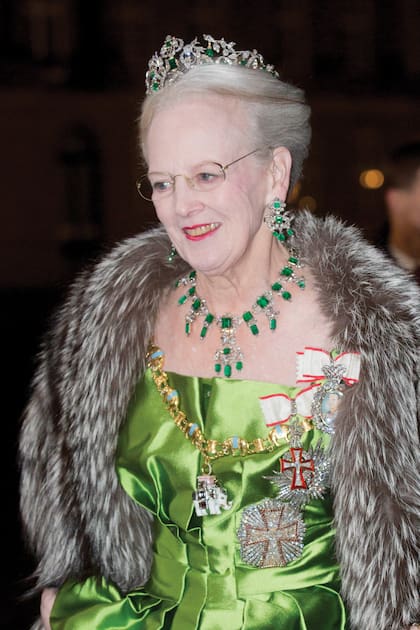 Margarita lució su más preciada joya para los actos de máxima relevancia institucional dentro de sus fronteras, entre ellos, los festejos de su 70° cumpleaños en 2010.