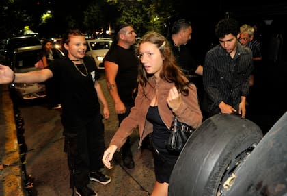 Margarita Páez, la hija de Fito y Romina Ricci, llegó junto a su novio, el actor Balthazar Murillo, conocido por interpretar a Carlos Tévez en la serie de Netflix Apache