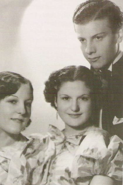 Margot, Myrna y Mariano Mores, en 1938