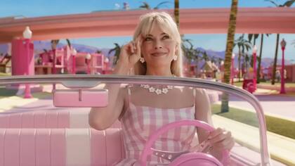 Margot Robbie, actriz y productora de Barbie con su compañía LukyChap