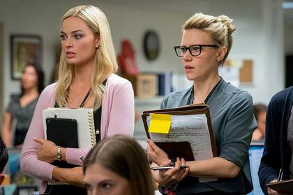 Margot Robbie y Kate McKinnon, en El escándalo