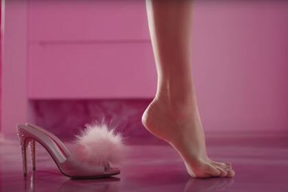 Margot Robbie y la famosa escena de los pies de Barbie