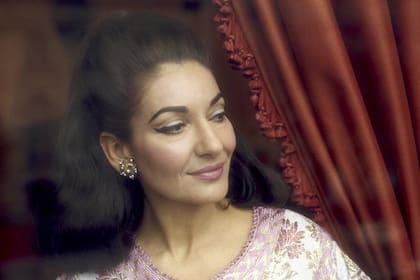 El estreno este jueves del documental Maria Callas: en sus propias palabras, de Tom Volf, permite revisar la carrera y la vida de la gran soprano que traspasó los límites de la ópera y que se convirtió en la primera gran estrella pop del siglo XX
