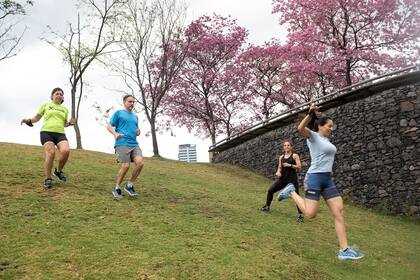 María Aguirre sostuvo el entrenamiento durante la cuarentena por Zoom y ahora le sumó el del grupo de running en Puerto Madero