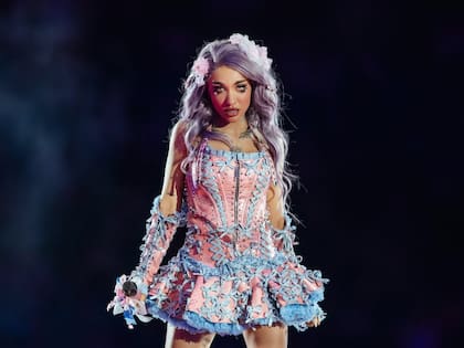 María Becerra como Shanina, uno de sus personajes