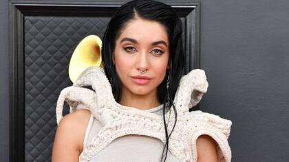 María Becerra en la alfombra roja de los Grammys 2022