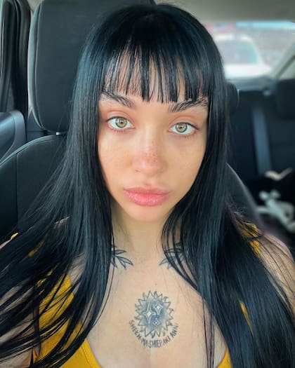 María Becerra lleva tatuada una frase de la serie Game of Thrones que significa "Sos mi sol y mis estrellas" (Foto: Instagram @mariabecerra)