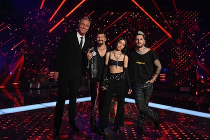 María Becerra se presentó junto a Mau y Ricky en la segunda semifinal; aquí posando con Marley